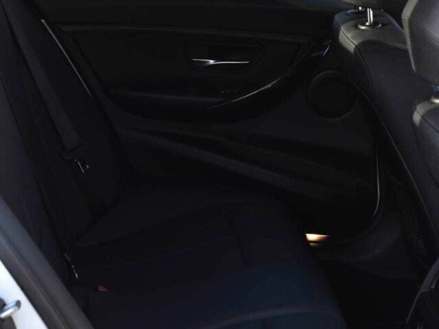 Белый БМВ 3 Серия, объемом двигателя 2 л и пробегом 87 тыс. км за 16290 $, фото 16 на Automoto.ua