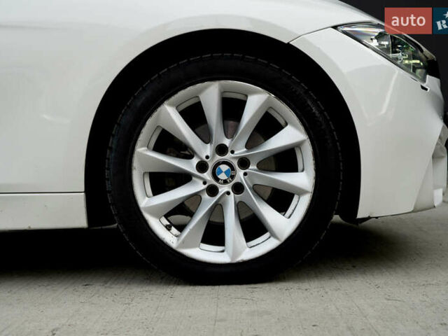 Белый БМВ 3 Серия, объемом двигателя 2 л и пробегом 105 тыс. км за 16100 $, фото 2 на Automoto.ua