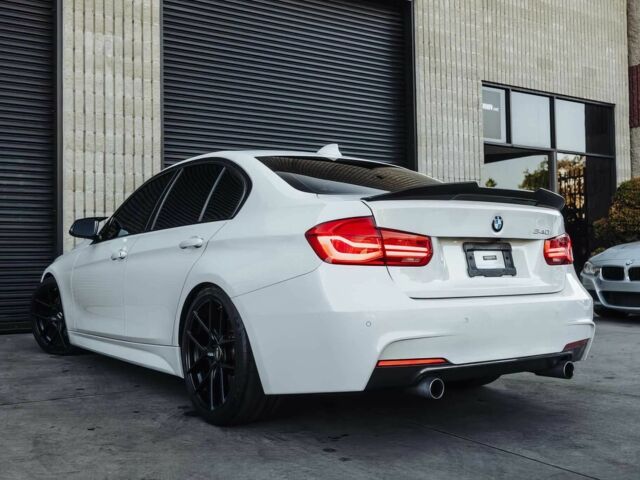 Белый БМВ 3 Серия, объемом двигателя 3 л и пробегом 40 тыс. км за 6700 $, фото 4 на Automoto.ua