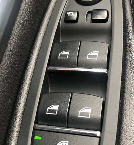 Белый БМВ 3 Серия, объемом двигателя 2 л и пробегом 95 тыс. км за 17000 $, фото 14 на Automoto.ua