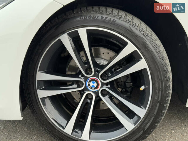 Белый БМВ 3 Серия, объемом двигателя 2 л и пробегом 103 тыс. км за 17900 $, фото 10 на Automoto.ua