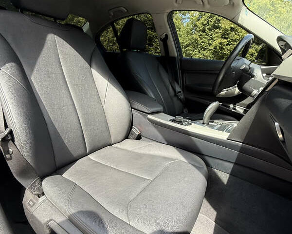 Білий БМВ 3 Серія, об'ємом двигуна 2 л та пробігом 84 тис. км за 17000 $, фото 24 на Automoto.ua