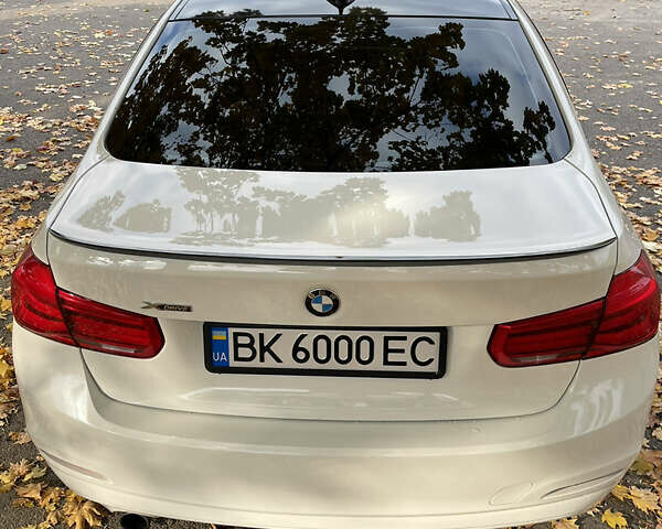 Белый БМВ 3 Серия, объемом двигателя 2 л и пробегом 97 тыс. км за 15500 $, фото 9 на Automoto.ua