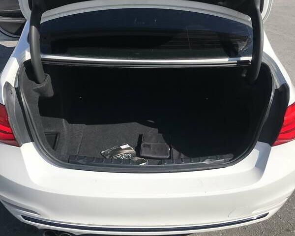 Белый БМВ 3 Серия, объемом двигателя 2 л и пробегом 131 тыс. км за 19200 $, фото 6 на Automoto.ua