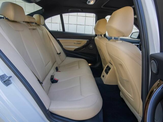 Білий БМВ 3 Серія, об'ємом двигуна 3 л та пробігом 48 тис. км за 12400 $, фото 15 на Automoto.ua