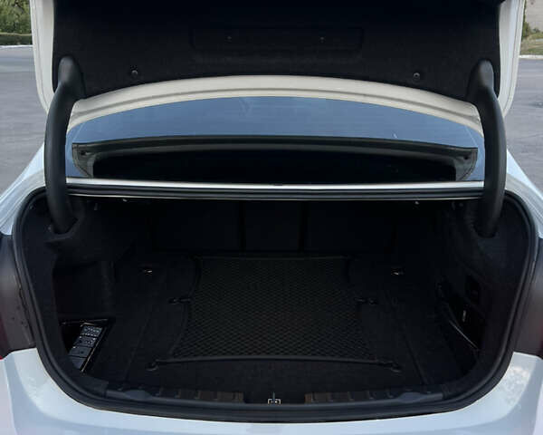 Білий БМВ 3 Серія, об'ємом двигуна 2 л та пробігом 134 тис. км за 20000 $, фото 9 на Automoto.ua