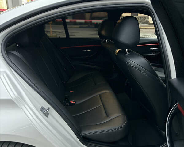 Белый БМВ 3 Серия, объемом двигателя 2 л и пробегом 162 тыс. км за 19500 $, фото 21 на Automoto.ua