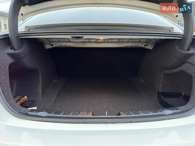 Белый БМВ 3 Серия, объемом двигателя 2 л и пробегом 162 тыс. км за 19500 $, фото 13 на Automoto.ua