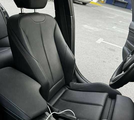 Белый БМВ 3 Серия, объемом двигателя 3 л и пробегом 135 тыс. км за 10500 $, фото 18 на Automoto.ua