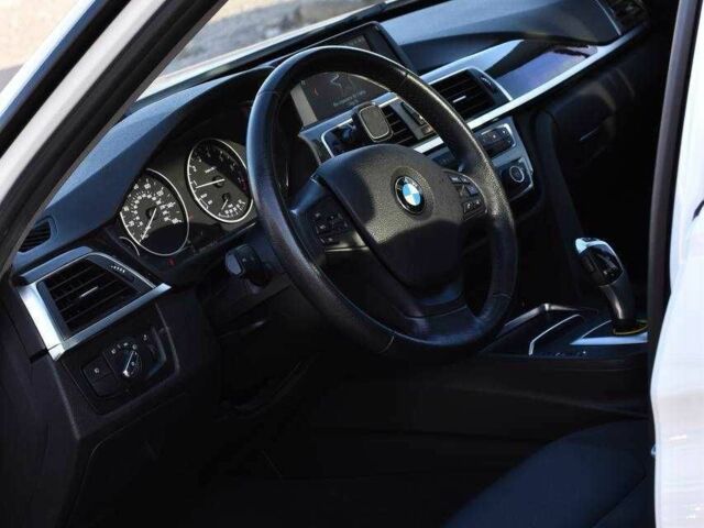 Белый БМВ 3 Серия, объемом двигателя 2 л и пробегом 87 тыс. км за 16290 $, фото 6 на Automoto.ua