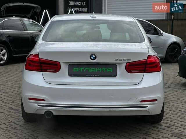 Белый БМВ 3 Серия, объемом двигателя 2 л и пробегом 55 тыс. км за 16900 $, фото 7 на Automoto.ua