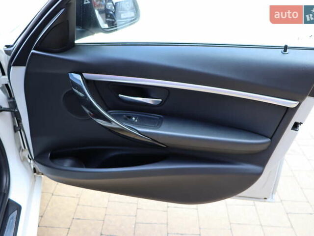 Белый БМВ 3 Серия, объемом двигателя 2 л и пробегом 74 тыс. км за 17900 $, фото 43 на Automoto.ua