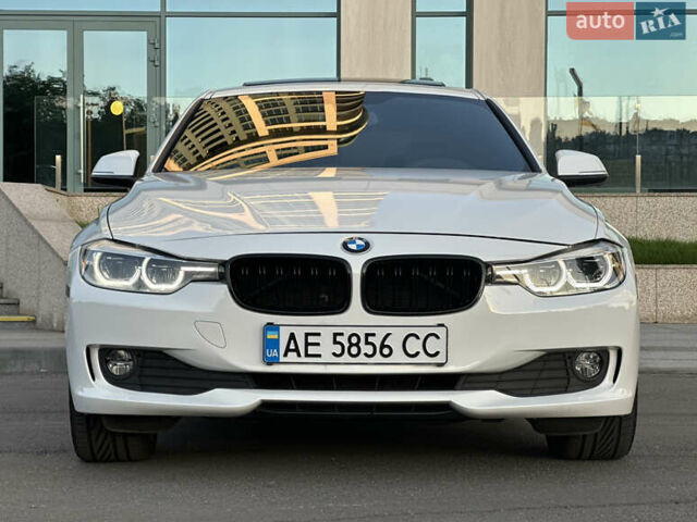 Белый БМВ 3 Серия, объемом двигателя 2 л и пробегом 60 тыс. км за 15900 $, фото 1 на Automoto.ua