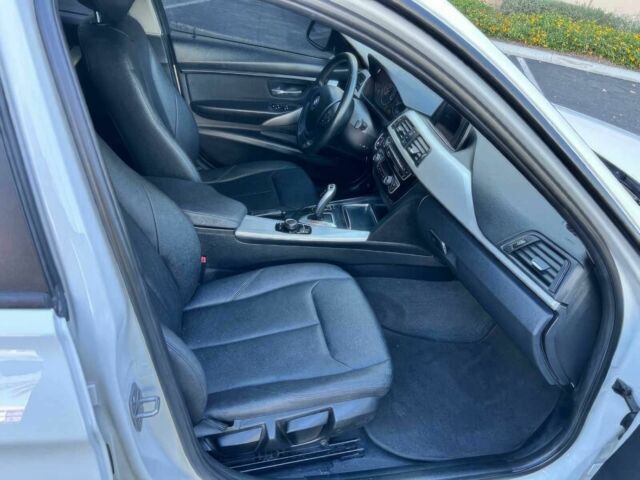 Білий БМВ 3 Серія, об'ємом двигуна 2 л та пробігом 48 тис. км за 17800 $, фото 7 на Automoto.ua