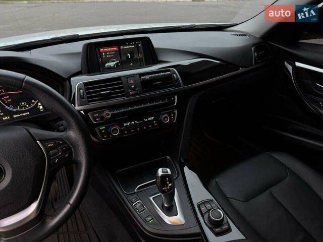 Белый БМВ 3 Серия, объемом двигателя 2 л и пробегом 103 тыс. км за 17900 $, фото 13 на Automoto.ua