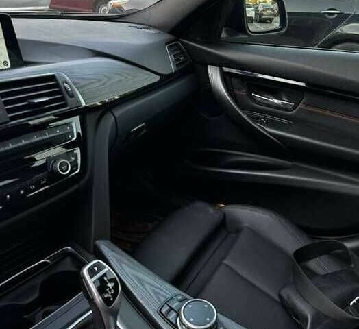 Белый БМВ 3 Серия, объемом двигателя 3 л и пробегом 135 тыс. км за 10500 $, фото 14 на Automoto.ua