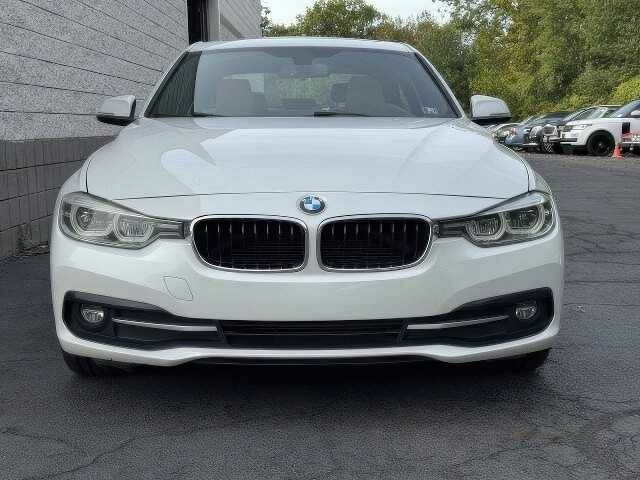 Белый БМВ 3 Серия, объемом двигателя 0 л и пробегом 87 тыс. км за 16000 $, фото 1 на Automoto.ua