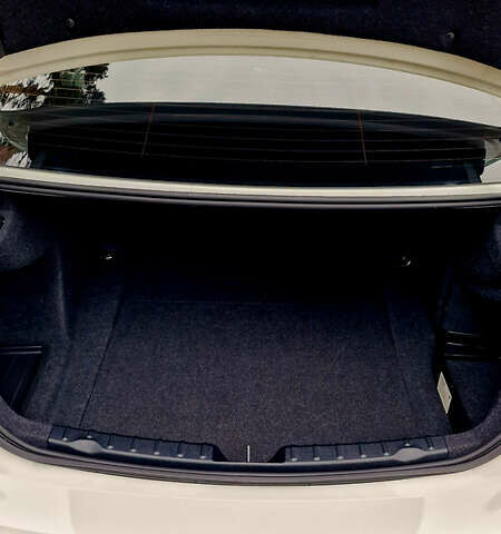 Белый БМВ 3 Серия, объемом двигателя 2 л и пробегом 119 тыс. км за 17900 $, фото 14 на Automoto.ua