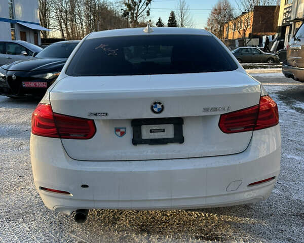 Белый БМВ 3 Серия, объемом двигателя 2 л и пробегом 165 тыс. км за 12500 $, фото 4 на Automoto.ua