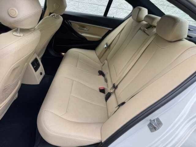 Белый БМВ 3 Серия, объемом двигателя 0 л и пробегом 87 тыс. км за 16000 $, фото 12 на Automoto.ua