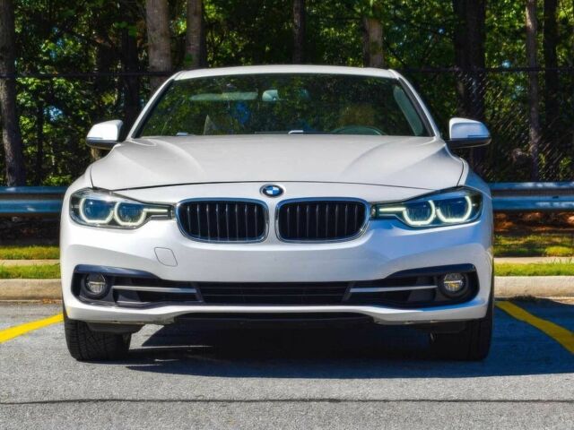 Белый БМВ 3 Серия, объемом двигателя 2 л и пробегом 49 тыс. км за 6000 $, фото 1 на Automoto.ua