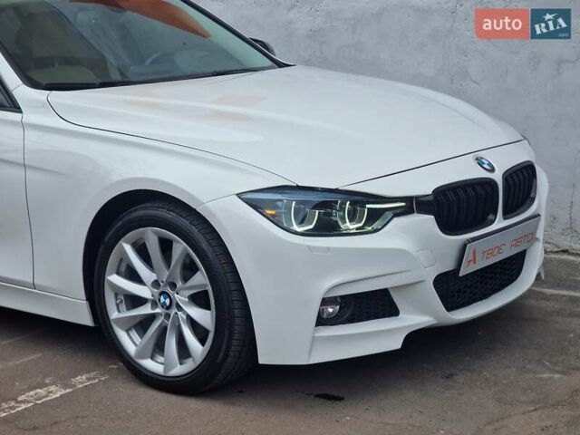 Белый БМВ 3 Серия, объемом двигателя 2 л и пробегом 127 тыс. км за 15490 $, фото 23 на Automoto.ua