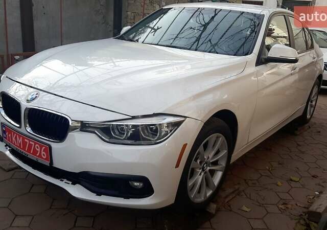 Белый БМВ 3 Серия, объемом двигателя 2 л и пробегом 149 тыс. км за 9999 $, фото 1 на Automoto.ua