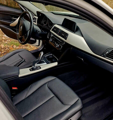 Белый БМВ 3 Серия, объемом двигателя 2 л и пробегом 119 тыс. км за 17900 $, фото 7 на Automoto.ua