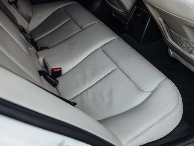 Белый БМВ 3 Серия, объемом двигателя 3 л и пробегом 40 тыс. км за 6700 $, фото 13 на Automoto.ua