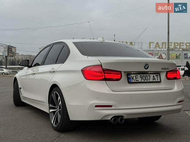 Белый БМВ 3 Серия, объемом двигателя 2 л и пробегом 103 тыс. км за 17900 $, фото 2 на Automoto.ua