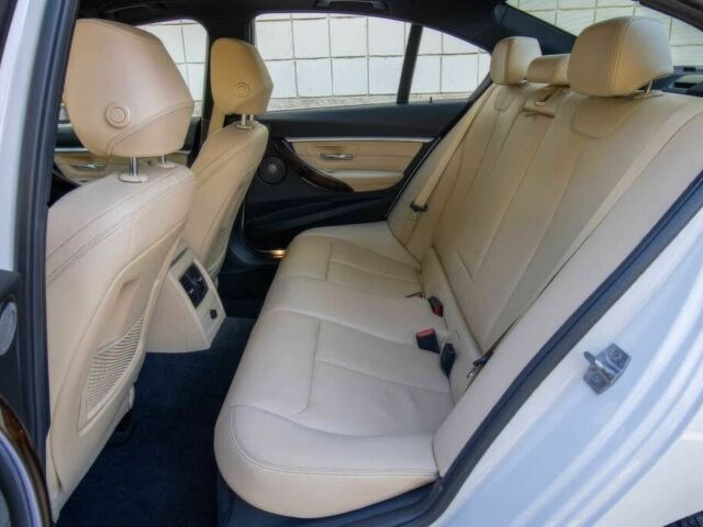 Белый БМВ 3 Серия, объемом двигателя 3 л и пробегом 38 тыс. км за 6900 $, фото 11 на Automoto.ua