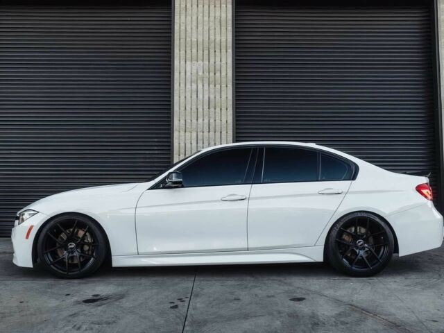 Белый БМВ 3 Серия, объемом двигателя 3 л и пробегом 40 тыс. км за 6700 $, фото 3 на Automoto.ua