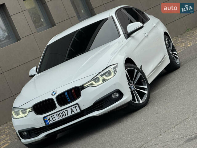 Белый БМВ 3 Серия, объемом двигателя 2 л и пробегом 103 тыс. км за 17900 $, фото 1 на Automoto.ua