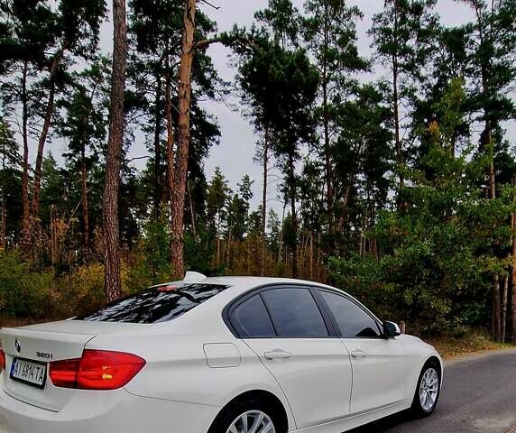 Білий БМВ 3 Серія, об'ємом двигуна 2 л та пробігом 119 тис. км за 16800 $, фото 1 на Automoto.ua