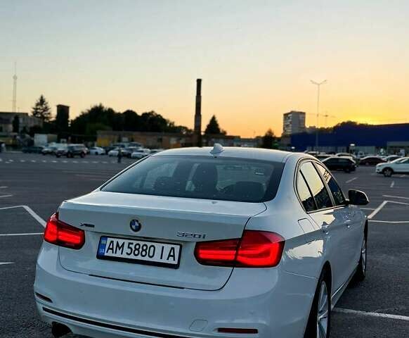 Белый БМВ 3 Серия, объемом двигателя 2 л и пробегом 58 тыс. км за 16500 $, фото 13 на Automoto.ua