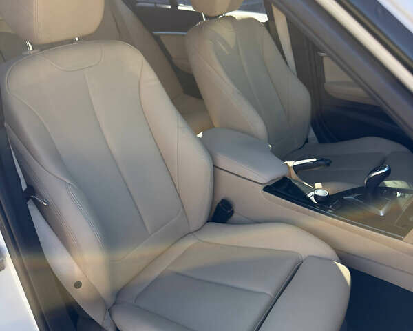 Белый БМВ 3 Серия, объемом двигателя 2 л и пробегом 79 тыс. км за 19900 $, фото 8 на Automoto.ua