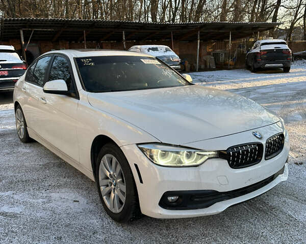 Белый БМВ 3 Серия, объемом двигателя 2 л и пробегом 165 тыс. км за 12500 $, фото 7 на Automoto.ua