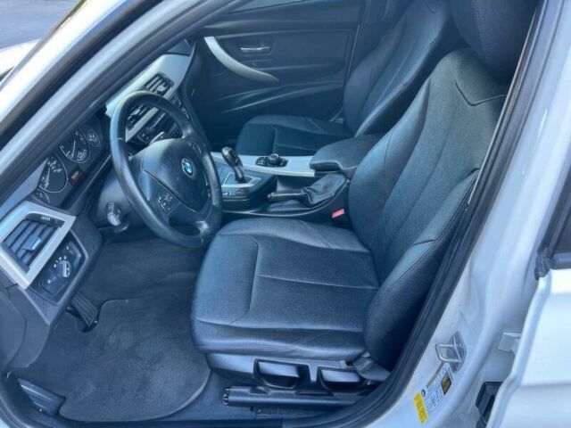 Білий БМВ 3 Серія, об'ємом двигуна 2 л та пробігом 48 тис. км за 17800 $, фото 6 на Automoto.ua