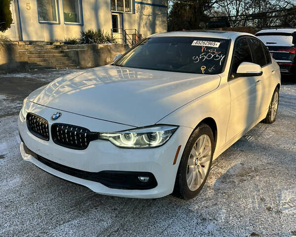 Белый БМВ 3 Серия, объемом двигателя 2 л и пробегом 165 тыс. км за 12500 $, фото 1 на Automoto.ua