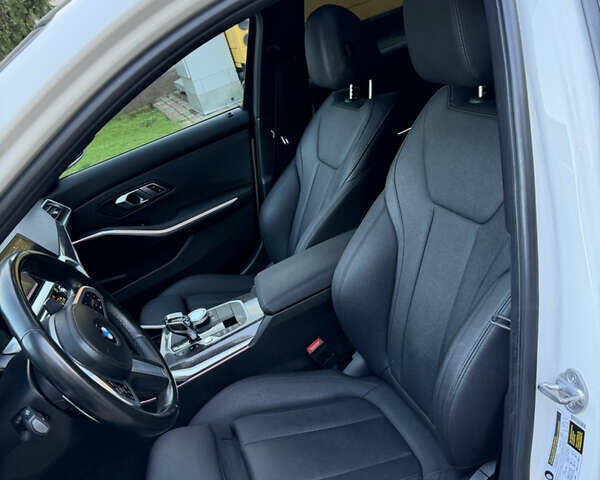 Білий БМВ 3 Серія, об'ємом двигуна 2 л та пробігом 167 тис. км за 25999 $, фото 17 на Automoto.ua