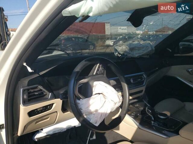 Білий БМВ 3 Серія, об'ємом двигуна 2 л та пробігом 128 тис. км за 18999 $, фото 22 на Automoto.ua