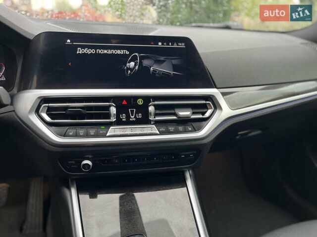 Білий БМВ 3 Серія, об'ємом двигуна 2 л та пробігом 54 тис. км за 27800 $, фото 20 на Automoto.ua