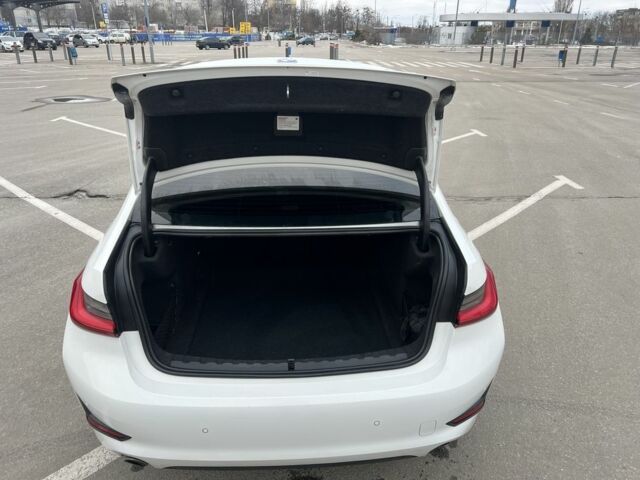 Білий БМВ 3 Серія, об'ємом двигуна 2 л та пробігом 112 тис. км за 29999 $, фото 18 на Automoto.ua