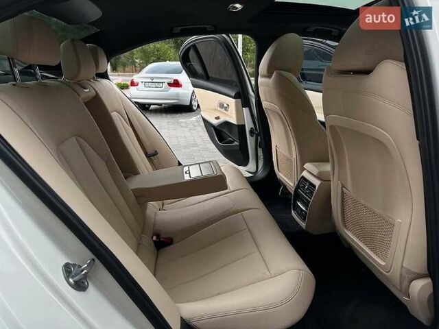 Белый БМВ 3 Серия, объемом двигателя 2 л и пробегом 95 тыс. км за 26500 $, фото 9 на Automoto.ua