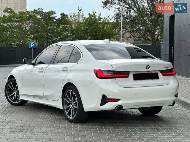 Белый БМВ 3 Серия, объемом двигателя 2 л и пробегом 95 тыс. км за 26500 $, фото 4 на Automoto.ua