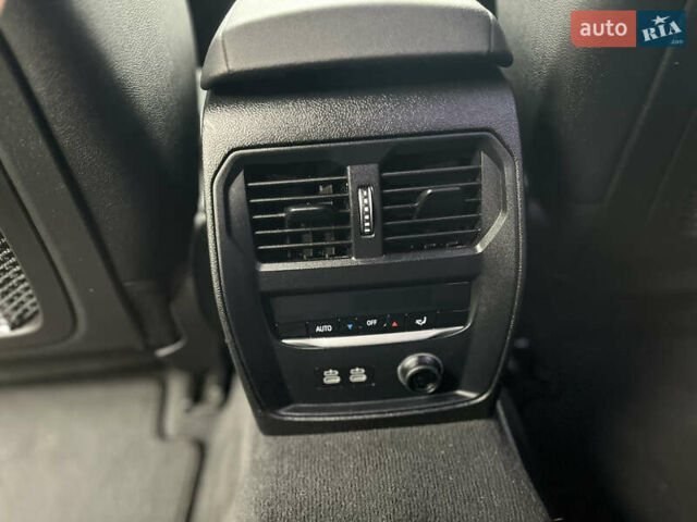 Білий БМВ 3 Серія, об'ємом двигуна 2 л та пробігом 54 тис. км за 27800 $, фото 24 на Automoto.ua