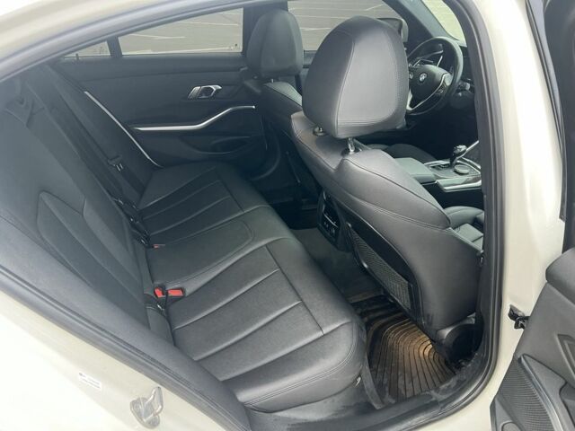 Білий БМВ 3 Серія, об'ємом двигуна 2 л та пробігом 112 тис. км за 29999 $, фото 15 на Automoto.ua