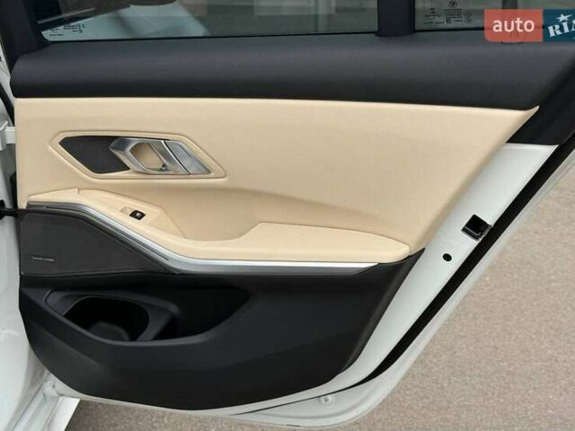 БМВ 3 Серия 2019 в Киеве на Automoto.ua Белый БМВ 3 Серия, объемом двигателя 2 л и пробегом 65 тыс. км за 29999 $, фото 44 на Automoto.ua