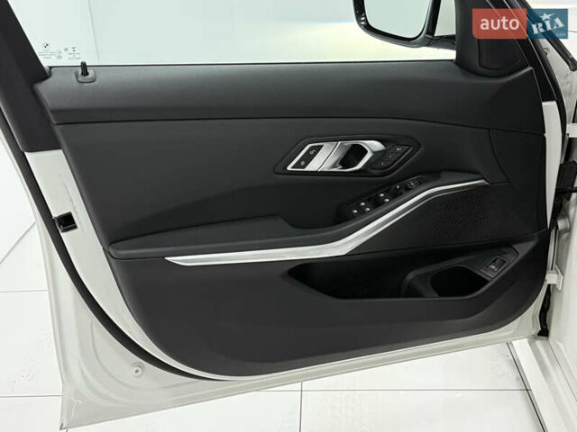 Білий БМВ 3 Серія, об'ємом двигуна 2 л та пробігом 44 тис. км за 31500 $, фото 22 на Automoto.ua
