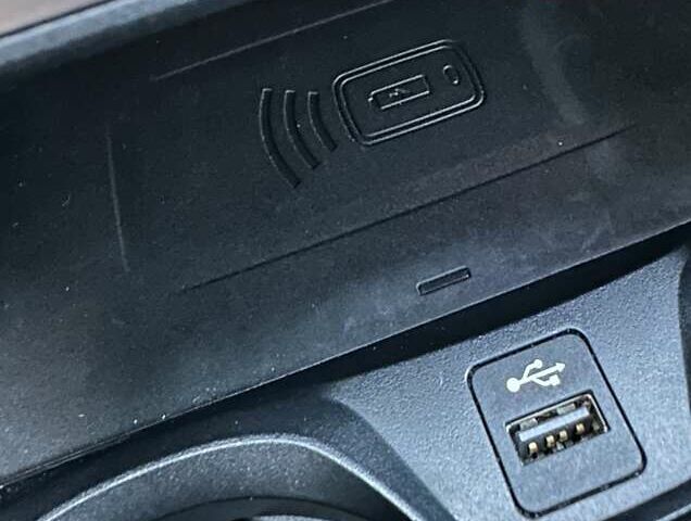 Білий БМВ 3 Серія, об'ємом двигуна 2 л та пробігом 205 тис. км за 25999 $, фото 27 на Automoto.ua